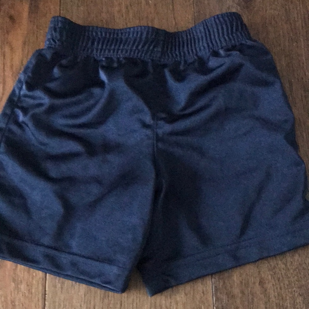 B1G1 Never worn size 2T shorts